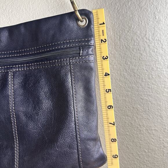 Fossil Crossbody bag in soft Black leather and brass hardware . - Picture 12 of 16